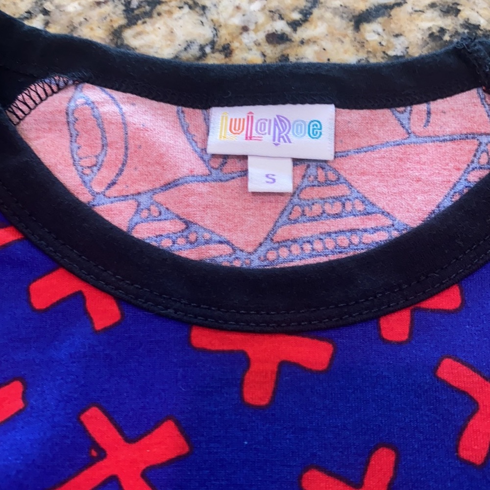 Lularoe Randy tee Small - Picture 2 of 4